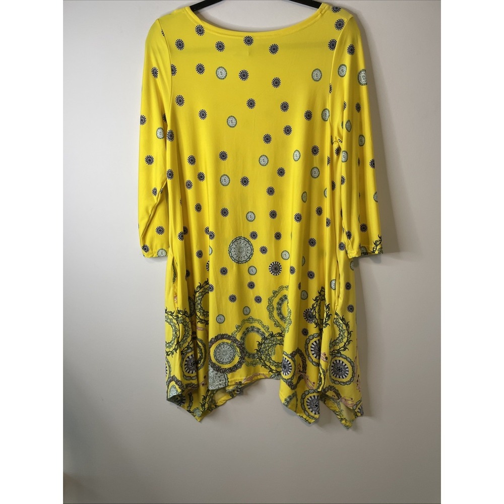 White‎ Mark Women's Large Yellow Medallion Print Pocket Tunic Top Sharkbite Hem - Picture 9 of 12